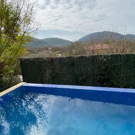 Orman Icinde Muhtesem Villa